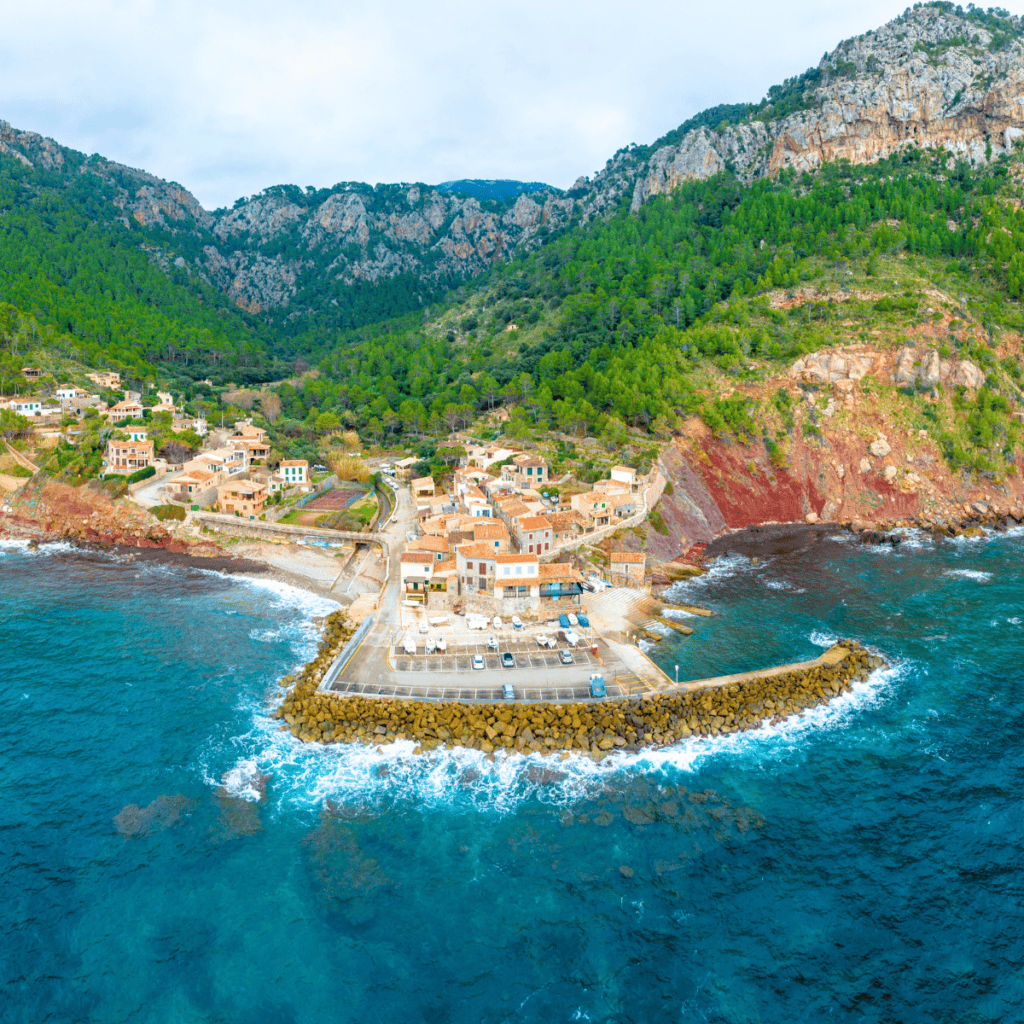 Aerial view of the Valldemossa Port.