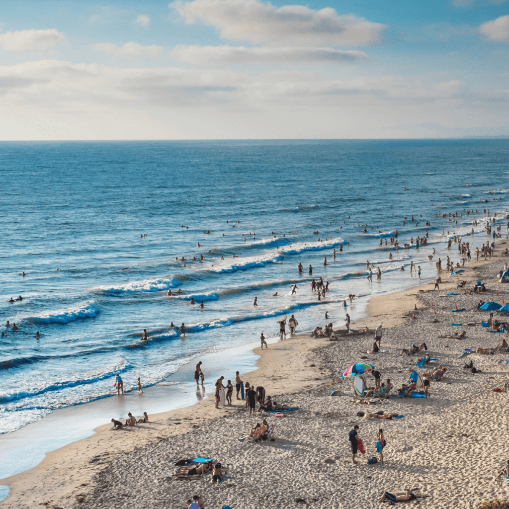 Crowds of tourists at Moonlight Beach in Encinitas